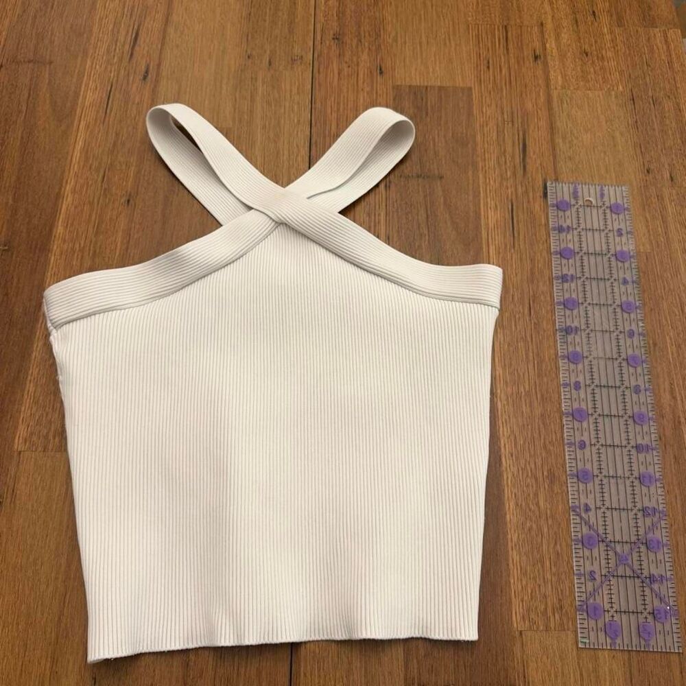 Forever-21 Women's White and Cream Crop-top